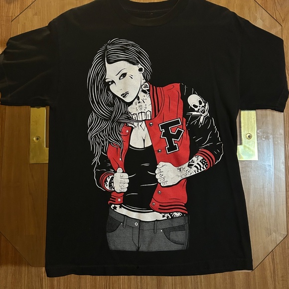 Fatal Clothing - Size Medium - Fan Girl - T- Shirt - Picture 1 of 6